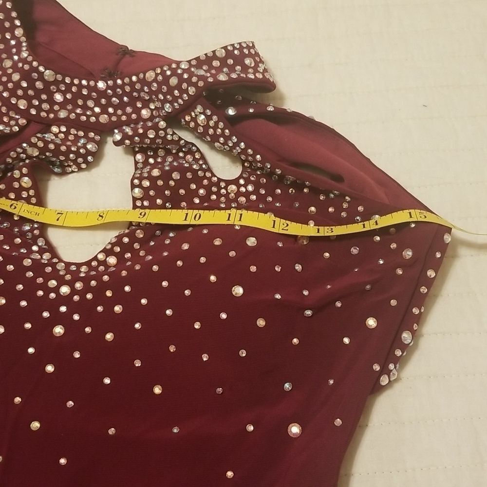 Morgan & Co. Burgundy Embellished Halter Maxi Gown Low Back Size 1/2 - Picture 10 of 10